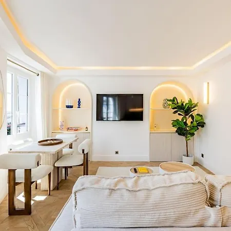 1bedroom Sacree Coeur Place Du Tertre Montmartre *